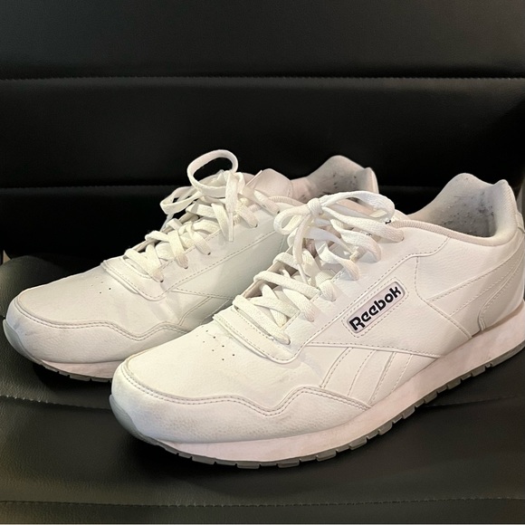 Reebok Classic - Picture 1 of 6